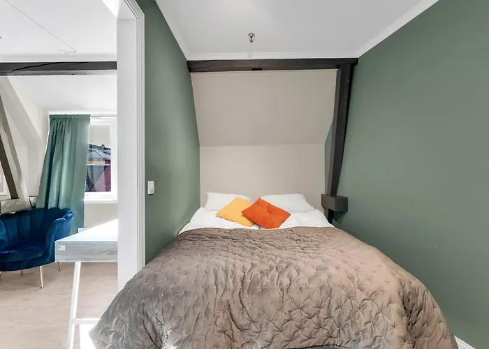 North Estate Center 43 *